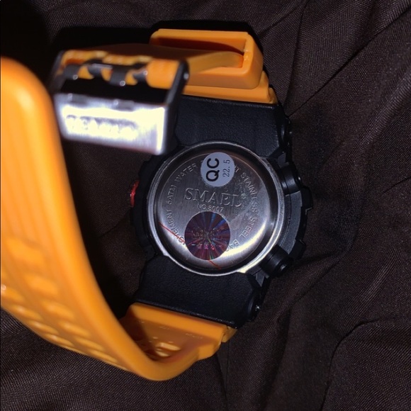 Watch - Picture 3 of 3